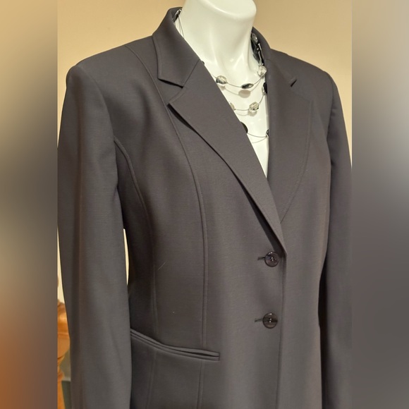 Talbots Charcoal Gray 2 Button Blazer With Pockets  & 4 Button Sleeves Sz 12W P - Picture 2 of 14